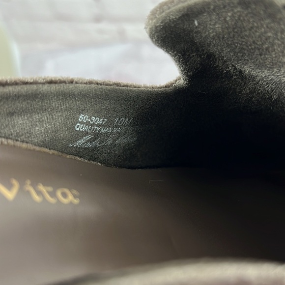 Bella Vita Babs II Loafer Mule Taupe Velvet Size 10 - Picture 6 of 7